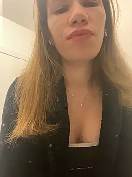 Snapshot of EvaRush chatting on 01/21/25, 04:05 EvaRush online show from 01/21/25, 04:05