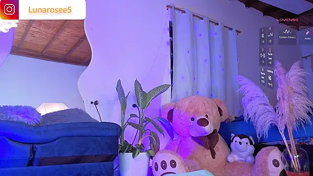 LunaRose5 online show from 11/11/25, 03:28