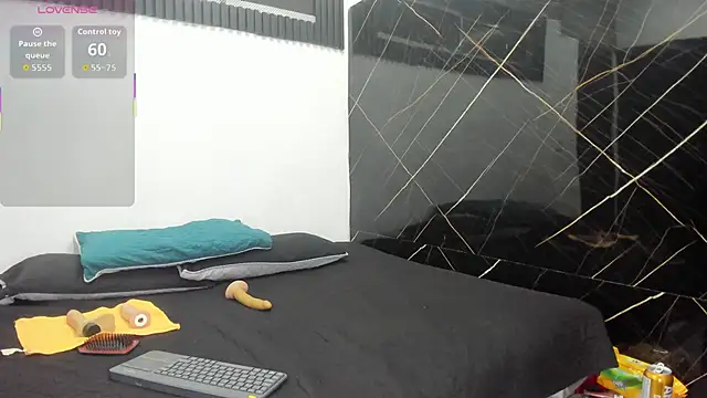 Snapshot of Analiasmith89 chatting on 10/11/25, 02:33 Analiasmith89 online show from 10/11/25, 02:33