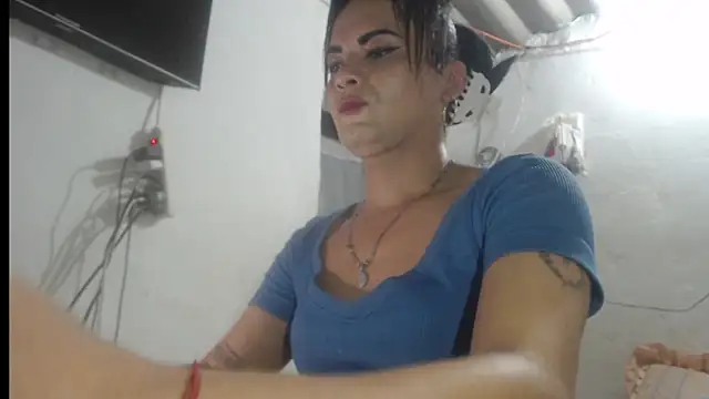 Analiasmith89 online show from 04/13/26, 06:46