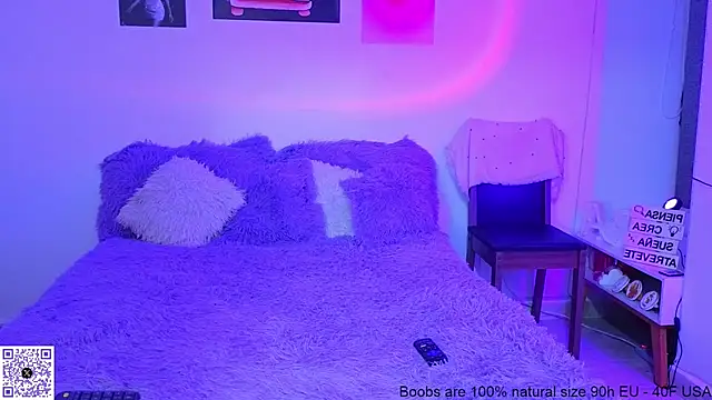 Snapshot of angie_bigboobs_ chatting on 10/22/25, 02:06 angie bigboobs online show from 10/22/25, 02:06