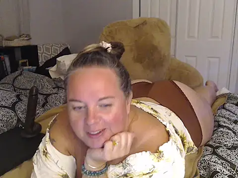 LauLauPAWG online show from 10/07/25, 12:08