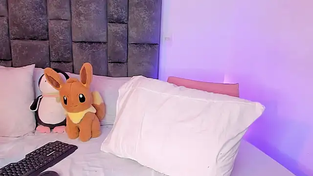 Snapshot of reallyfrost chatting on 12/12/24, 09:51 reallyfrost online show from 12/12/24, 09:51