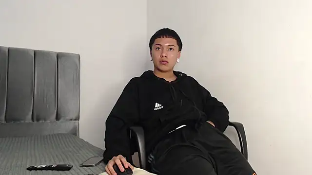 Snapshot of alex-lover chatting on 01/30/25, 04:27 alex-lover online show from 01/30/25, 04:27