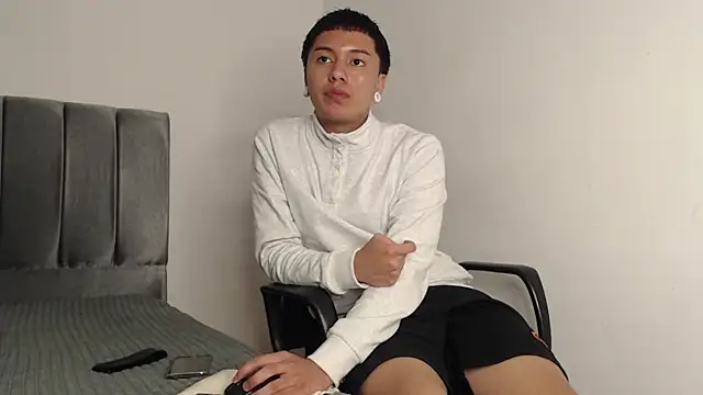 Snapshot of alex-lover chatting on 01/31/25, 05:19 alex-lover online show from 01/31/25, 05:19