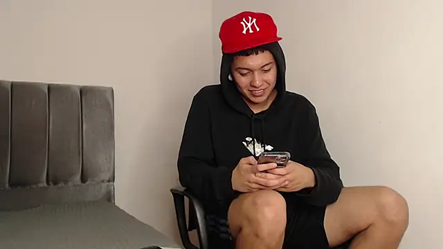 Snapshot of alex-lover chatting on 02/16/25, 05:04 alex-lover online show from 02/16/25, 05:04