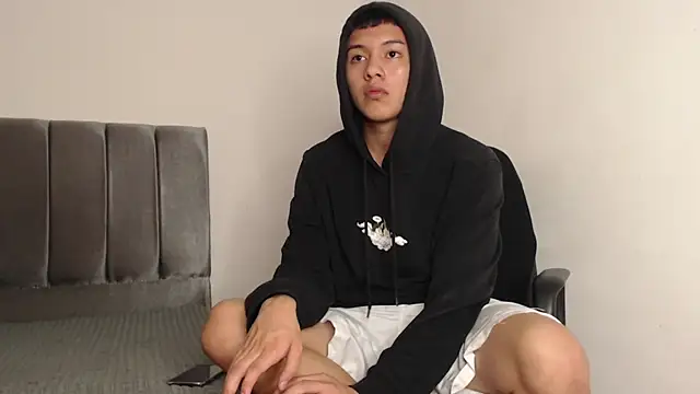 Snapshot of alex-lover chatting on 02/18/25, 08:05 alex-lover online show from 02/18/25, 08:05