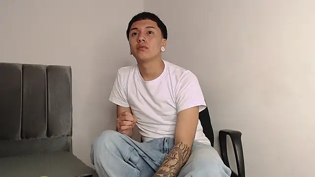 Snapshot of alex-lover chatting on 09/16/25, 12:55 alex-lover online show from 09/16/25, 12:55