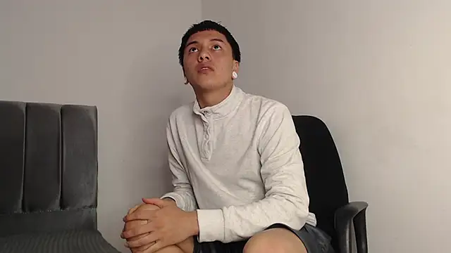 Snapshot of alex-lover chatting on 09/20/25, 01:28 alex-lover online show from 09/20/25, 01:28