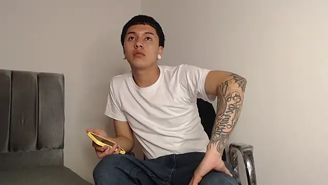 Snapshot of alex-lover chatting on 09/29/25, 01:00 alex-lover online show from 09/29/25, 01:00