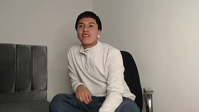 Snapshot of alex-lover chatting on 10/02/25, 02:40 alex-lover online show from 10/02/25, 02:40