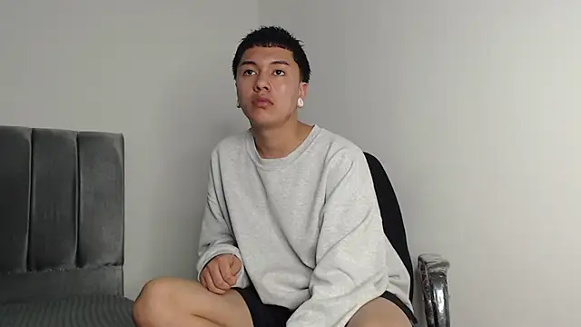 Snapshot of alex-lover chatting on 10/11/25, 07:23 alex-lover online show from 10/11/25, 07:23