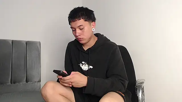 Snapshot of alex-lover chatting on 11/26/25, 01:39 alex-lover online show from 11/26/25, 01:39