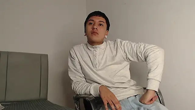 alex-lover online show from 04/07/26, 03:29