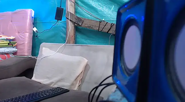 Snapshot of mom_son_dirty chatting on 03/01/25, 02:34 mom son dirty online show from 03/01/25, 02:34