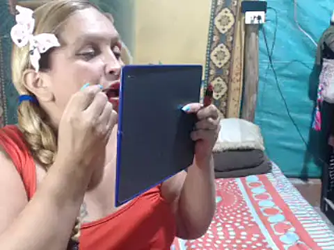 Snapshot of mom_son_dirty chatting on 10/07/25, 10:51 mom son dirty online show from 10/07/25, 10:51