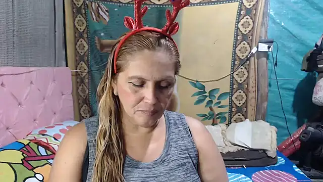 mom son dirty online show from 12/22/25, 11:02