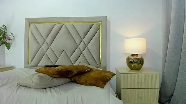 emily queen2 online show from 04/16/26, 09:39