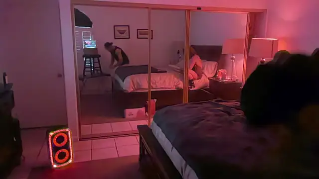 Snapshot of _Studio4Three_ chatting on 02/08/26, 10:57 Studio4Three online show from 02/08/26, 10:57