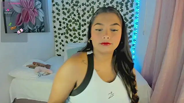 Snapshot of daren_paulina chatting on 09/15/25, 03:28 daren paulina online show from 09/15/25, 03:28