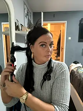 Snapshot of vanessaNL chatting on 09/21/25, 08:10 vanessaNL online show from 09/21/25, 08:10