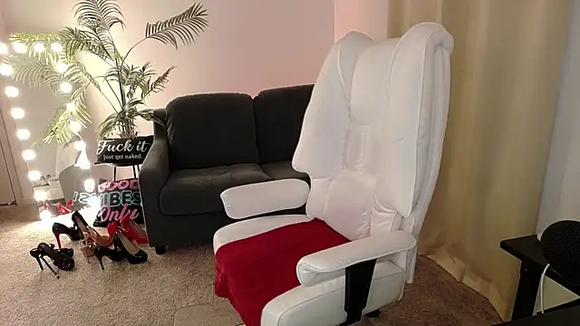 YourMarthaMayer online show from 03/05/25, 07:06