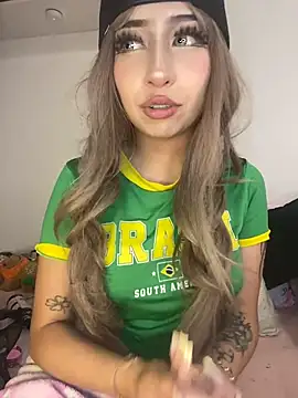 lunaapppp online show from 04/14/26, 04:40