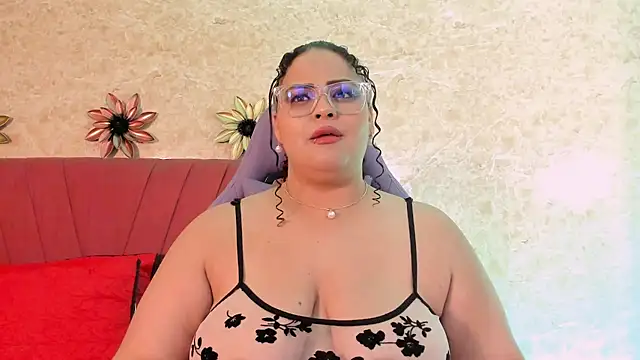 juli 2tyes online show from 10/13/25, 03:50