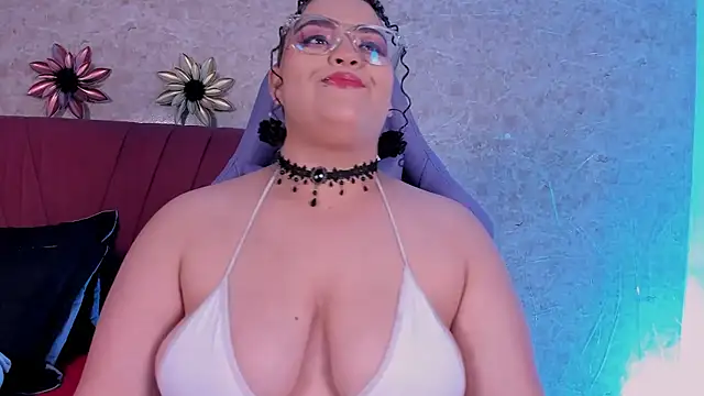 juli 2tyes online show from 01/18/26, 02:37