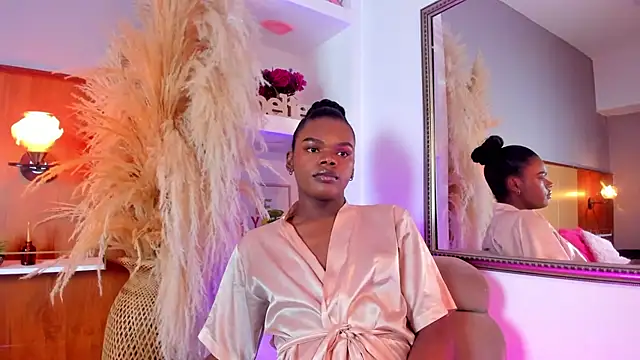 CamiEstrada online show from 02/05/25, 09:18