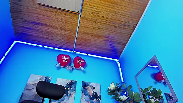 Snapshot of _hairybeard_ chatting on 02/18/25, 03:43 hairybeard online show from 02/18/25, 03:43