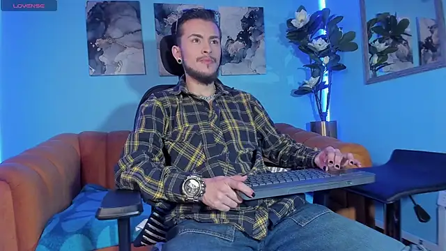 Snapshot of _hairybeard_ chatting on 09/13/25, 06:35 hairybeard online show from 09/13/25, 06:35