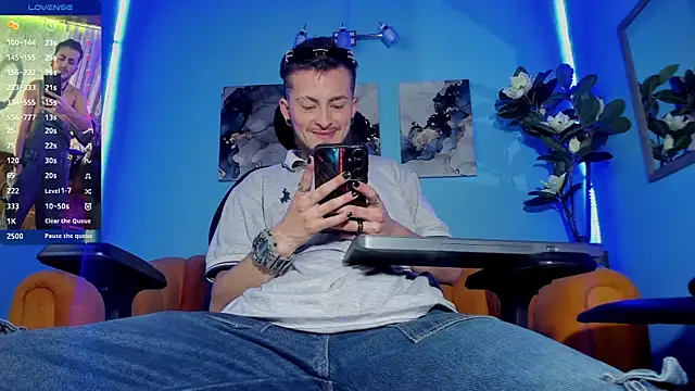 Snapshot of _hairybeard_ chatting on 09/20/25, 09:05 hairybeard online show from 09/20/25, 09:05