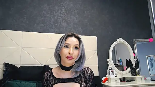 IssaSmith online show from 03/07/25, 11:40