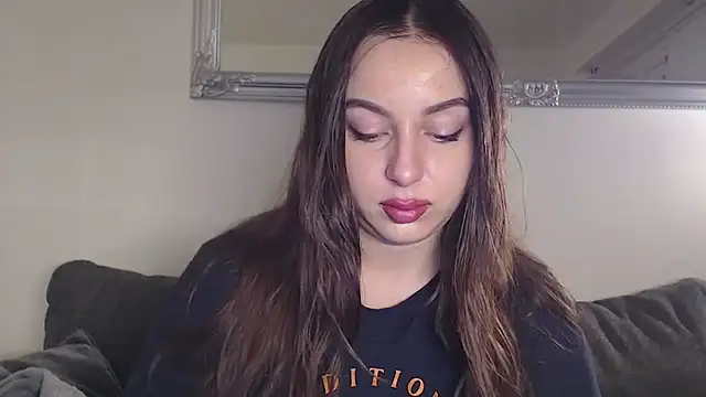 courtneyPerfect online show from 12/18/24, 07:47