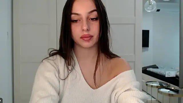 courtneyPerfect online show from 11/10/25, 09:19