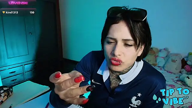 TinnaDawsom online show from 12/10/24, 04:56