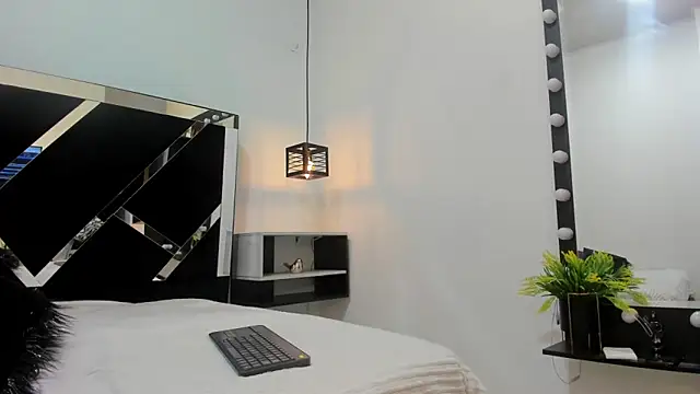 Ambber moon online show from 02/01/25, 03:41