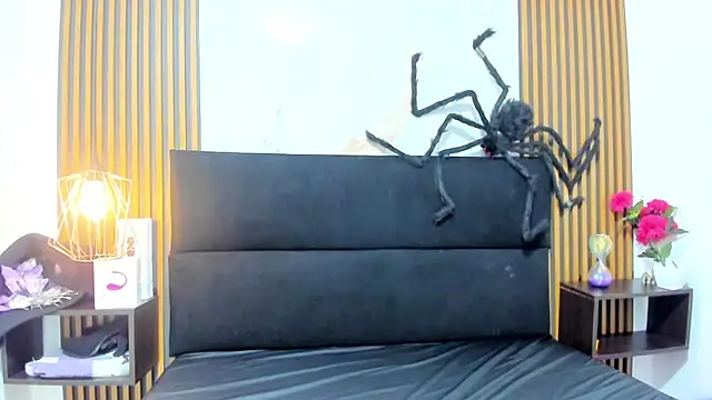 Ambber moon online show from 10/17/25, 02:15