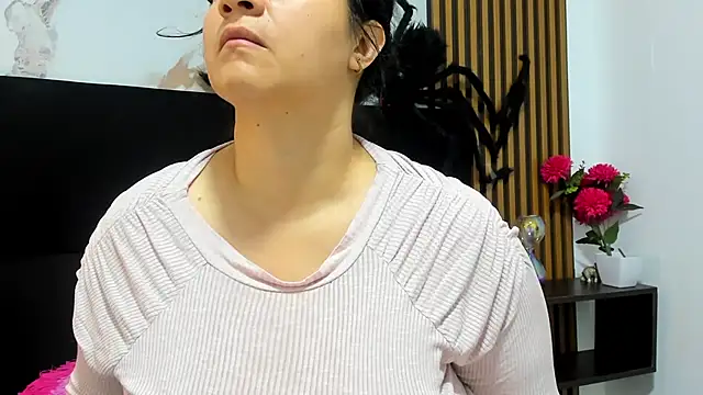 Ambber moon online show from 10/23/25, 03:28