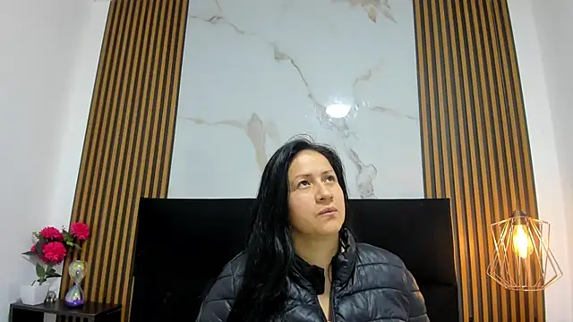 Ambber moon online show from 10/31/25, 03:18