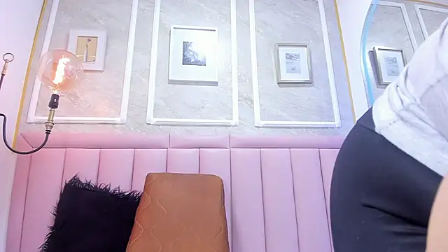 Ambber moon online show from 11/18/25, 02:50