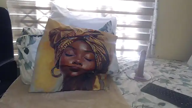 Foxybrownxx1 online show from 07/07/26, 07:23