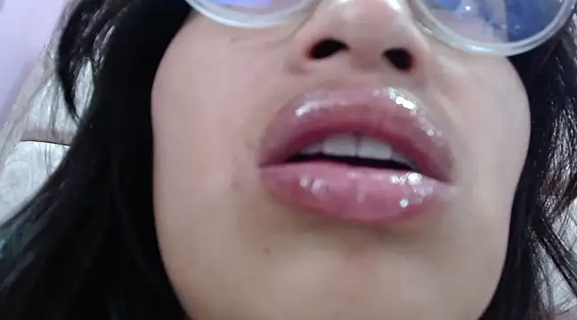 Miaa Smiith  online show from 01/10/25, 06:31