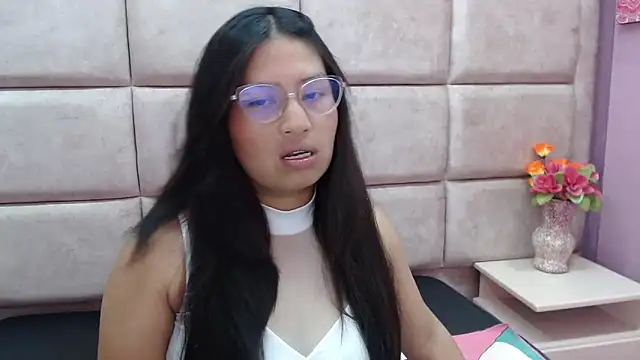 Miaa Smiith  online show from 02/07/25, 02:50