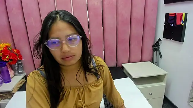 Miaa Smiith  online show from 10/05/25, 03:05