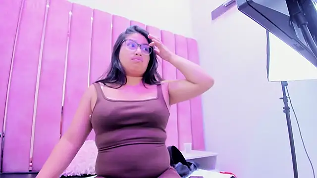 Miaa Smiith  online show from 01/16/26, 03:43