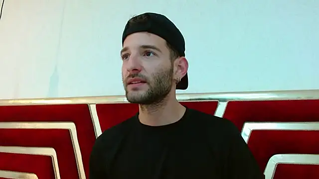 Snapshot of Christopher_saint chatting on 04/08/26, 01:00 Christopher saint online show from 04/08/26, 01:00