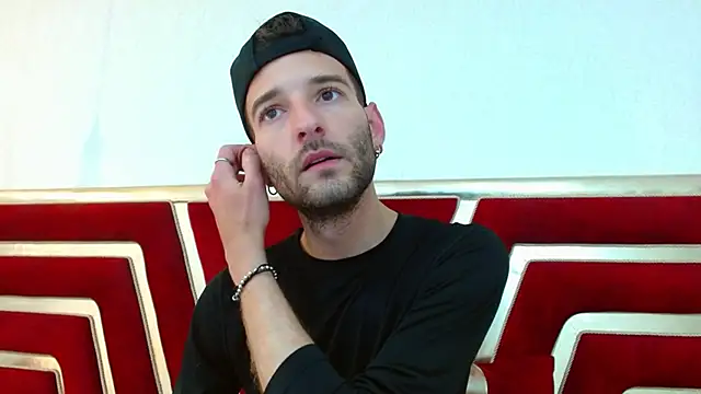 Snapshot of Christopher_saint chatting on 04/14/26, 01:50 Christopher saint online show from 04/14/26, 01:50