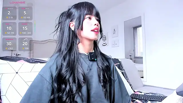 HannaKim online show from 02/27/25, 03:05